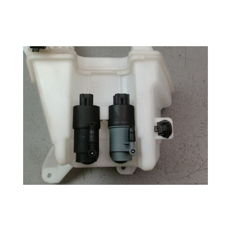 RESERVOIR LAVE-GLACE AVANT TOYOTA YARIS 2005-