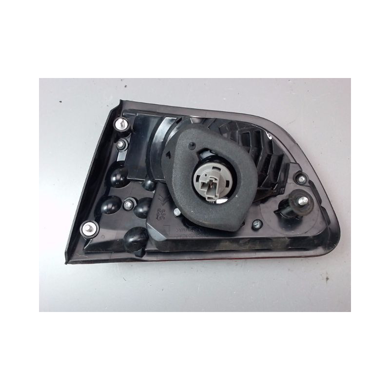 FEU ARRIERE INTERIEUR DROIT PEUGEOT 4007 BREAK 2007-2013