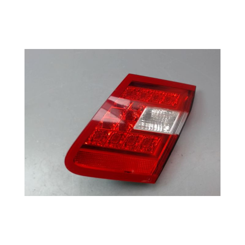FEU ARRIERE INTERIEUR DROIT MERCEDES CLASSE E 2006-