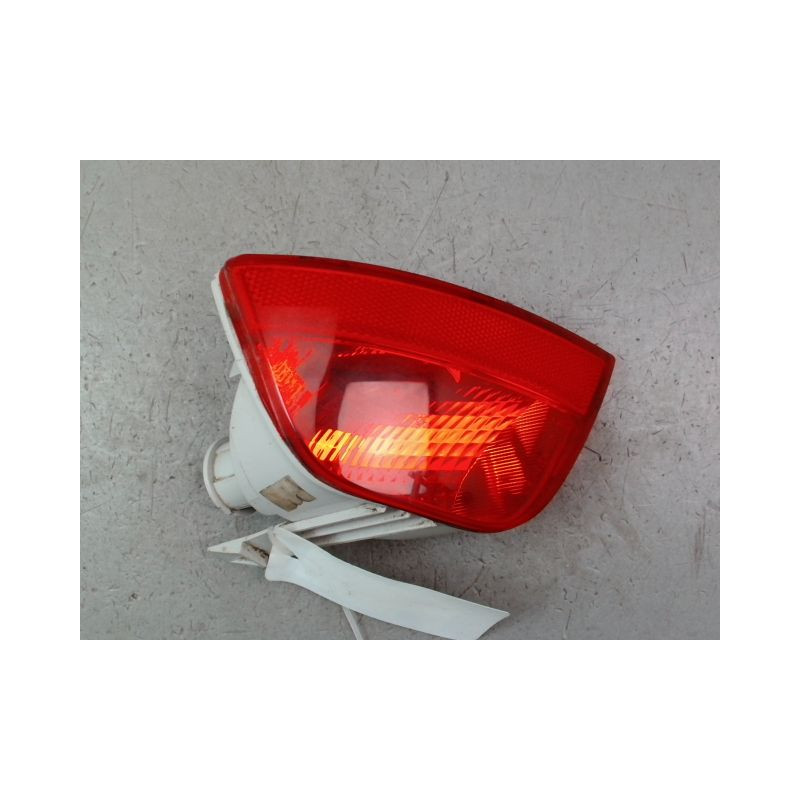 FEU DE PARE-CHOC ARRIERE GAUCHE FORD FOCUS II Phase 1 2004-2007