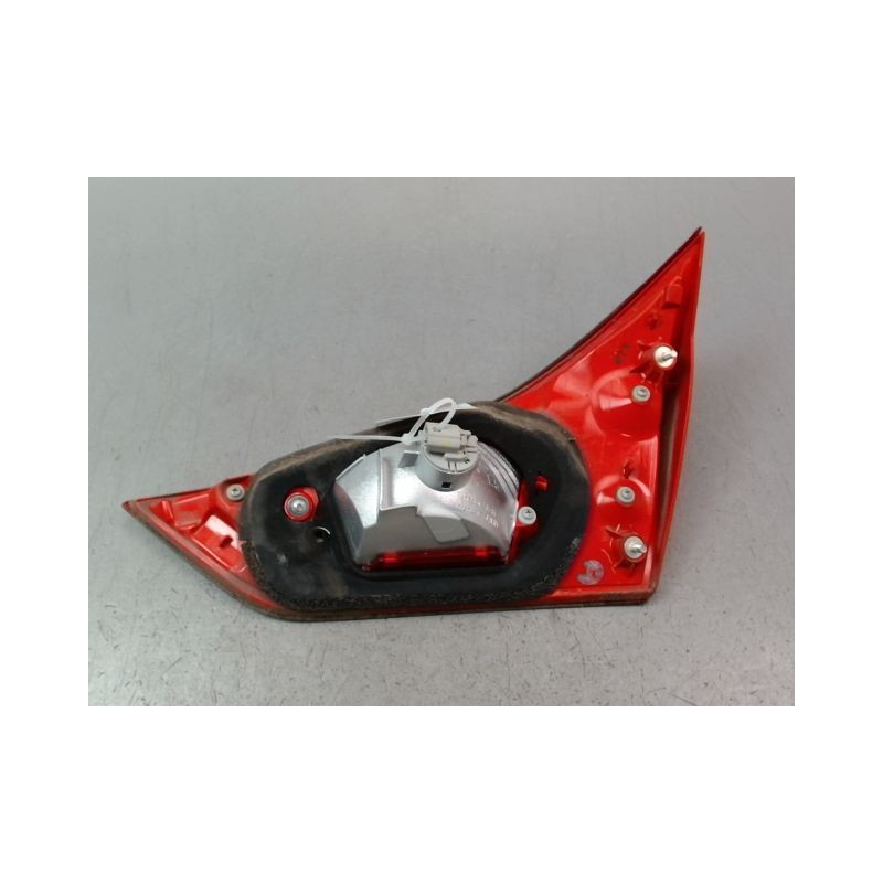 FEU ARRIERE INTERIEUR GAUCHE TOYOTA AURIS 2010-