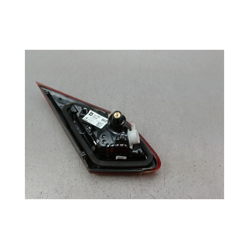 FEU ARRIERE INTERIEUR DROIT OPEL CORSA 2010-