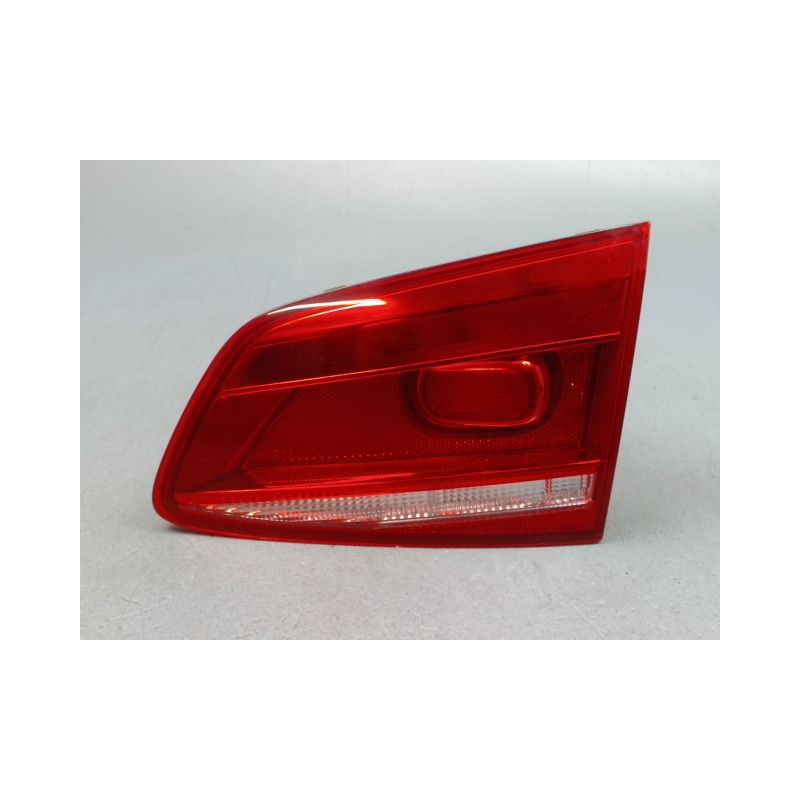 FEU ARRIERE INTERIEUR DROIT VOLKSWAGEN PASSAT SW 2005-