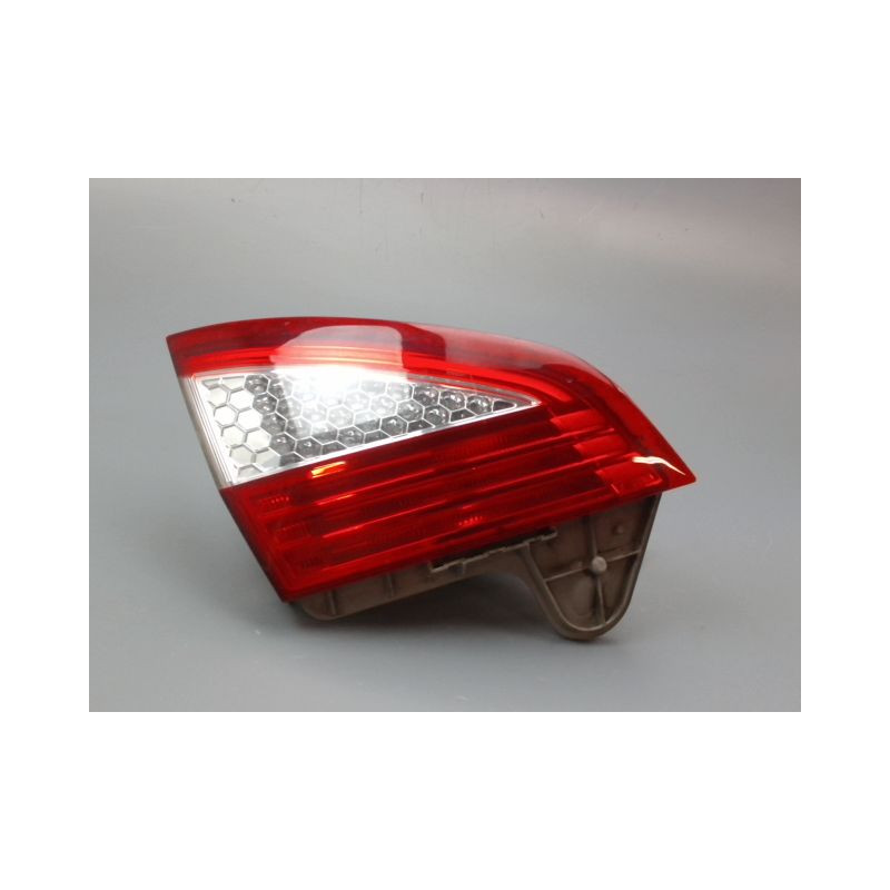 FEU ARRIERE INTERIEUR GAUCHE FORD MONDEO III Phase 1 2007-2010