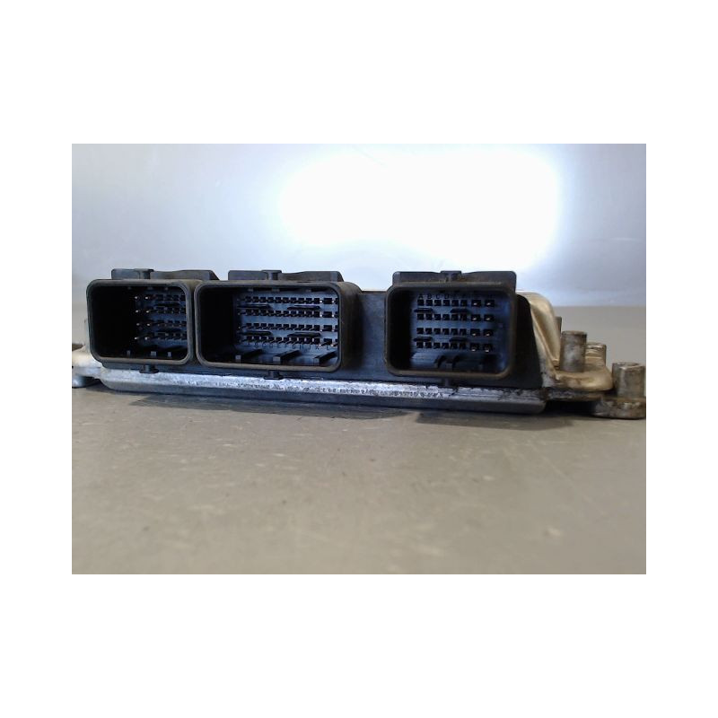 CALCULATEUR MOTEUR PEUGEOT 206