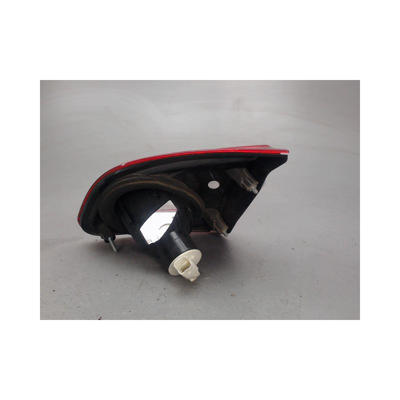 FEU ARRIERE INTERIEUR GAUCHE NISSAN QASHQAI