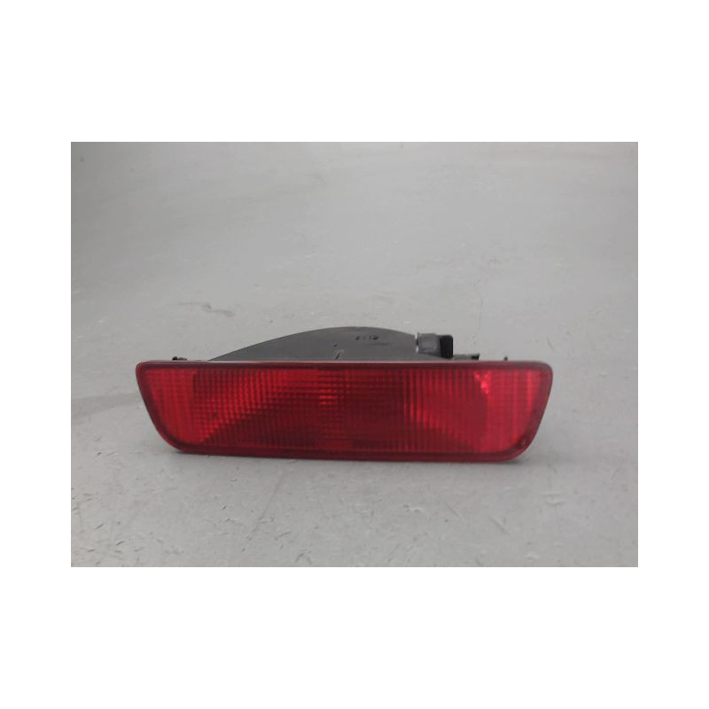 FEU BROUILLARD CENTRAL ARRIERE NISSAN QASHQAI