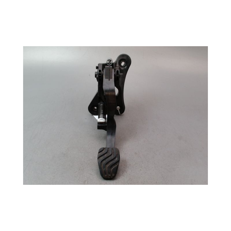 PEDALE EMBRAYAGE DACIA SANDERO 2008-