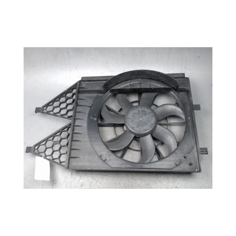 SUPPORT DE VENTILATEUR VOLKSWAGEN POLO