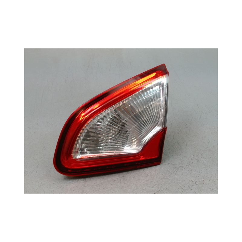 FEU ARRIERE INTERIEUR DROIT NISSAN QASHQAI BREAK I Phase 1 2007-2010