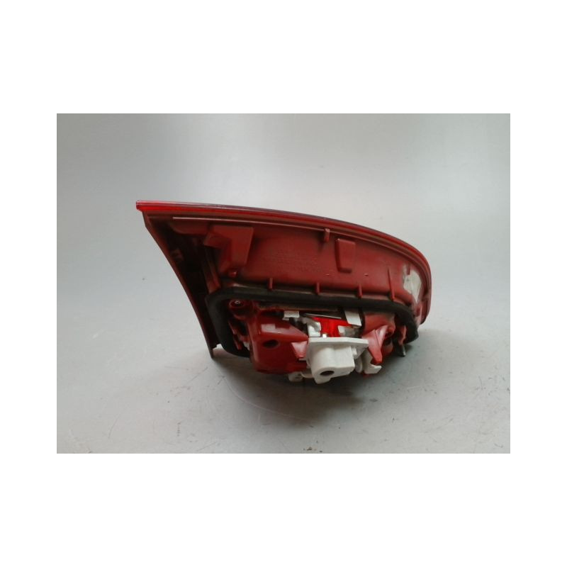 FEU ARRIERE INTERIEUR DROIT OPEL MERIVA MONOSP. II Phase 2 (B) 2013-...