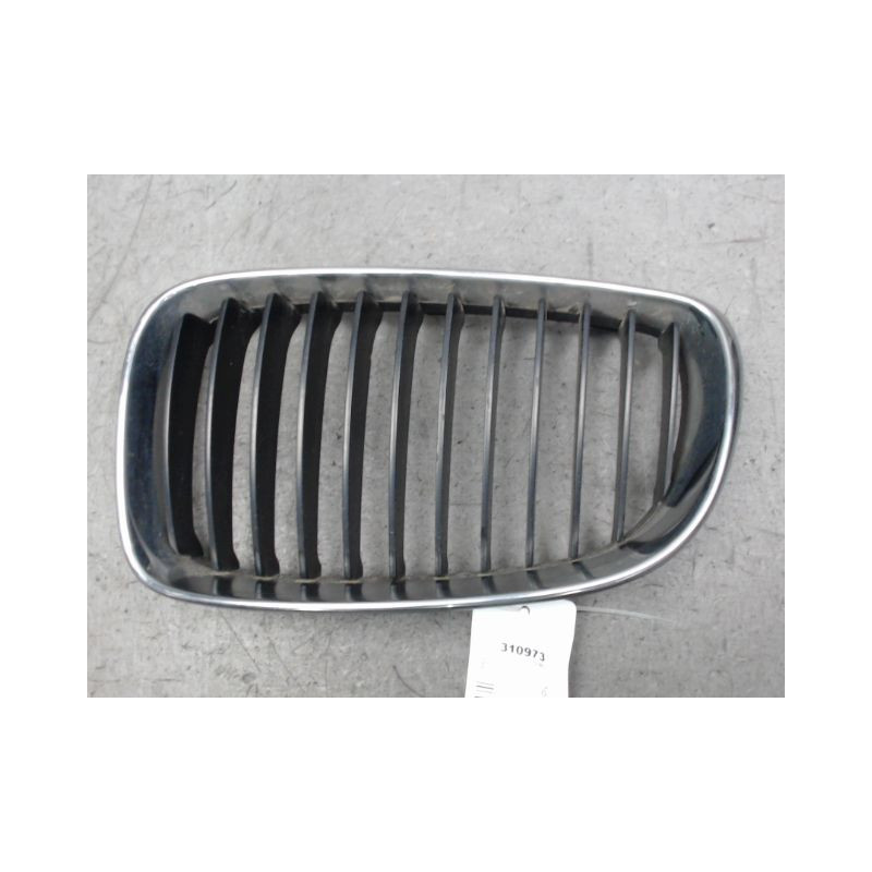 GRILLE CALANDRE GAUCHE B.M.W. SERIE 1