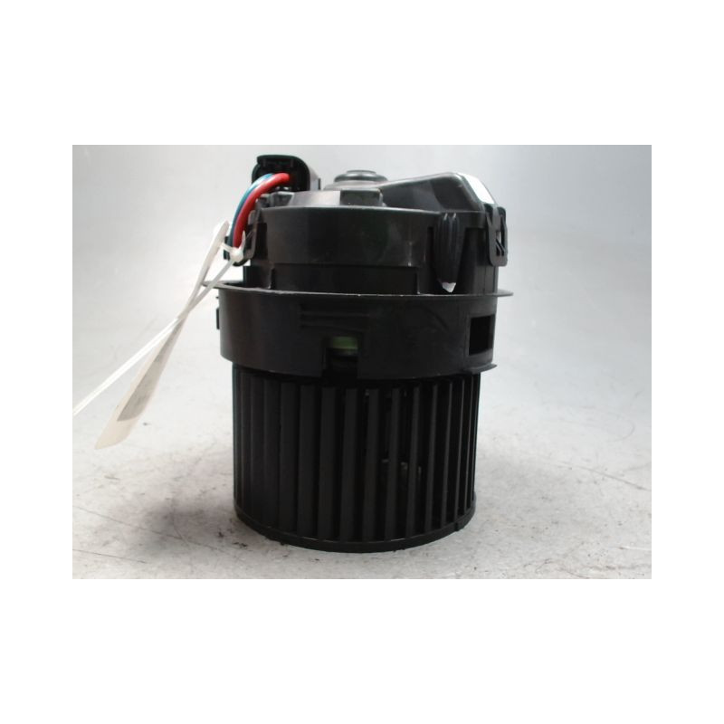 MOTEUR VENTILATEUR CHAUFFAGE DACIA DUSTER