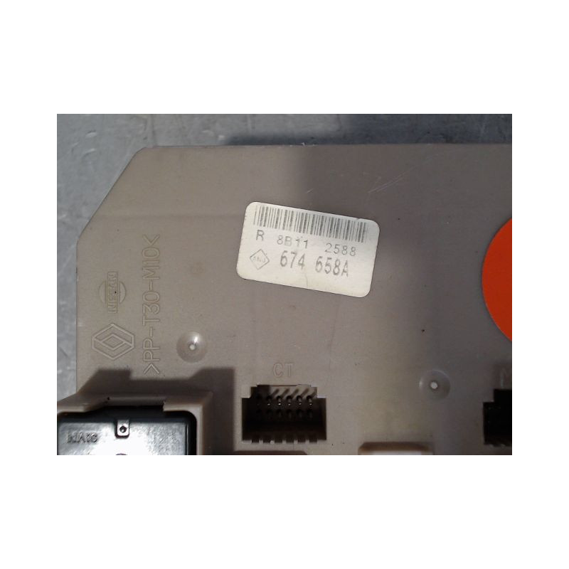 BOITE A FUSIBLES RENAULT CLIO III 2005-