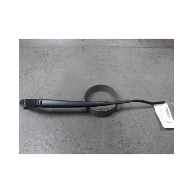 BRAS ESSUIE-GLACE AVANT GAUCHE TOYOTA YARIS
