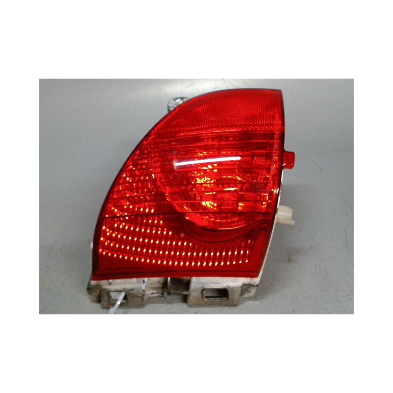 FEU DE PARE-CHOC ARRIERE GAUCHE PEUGEOT 2008