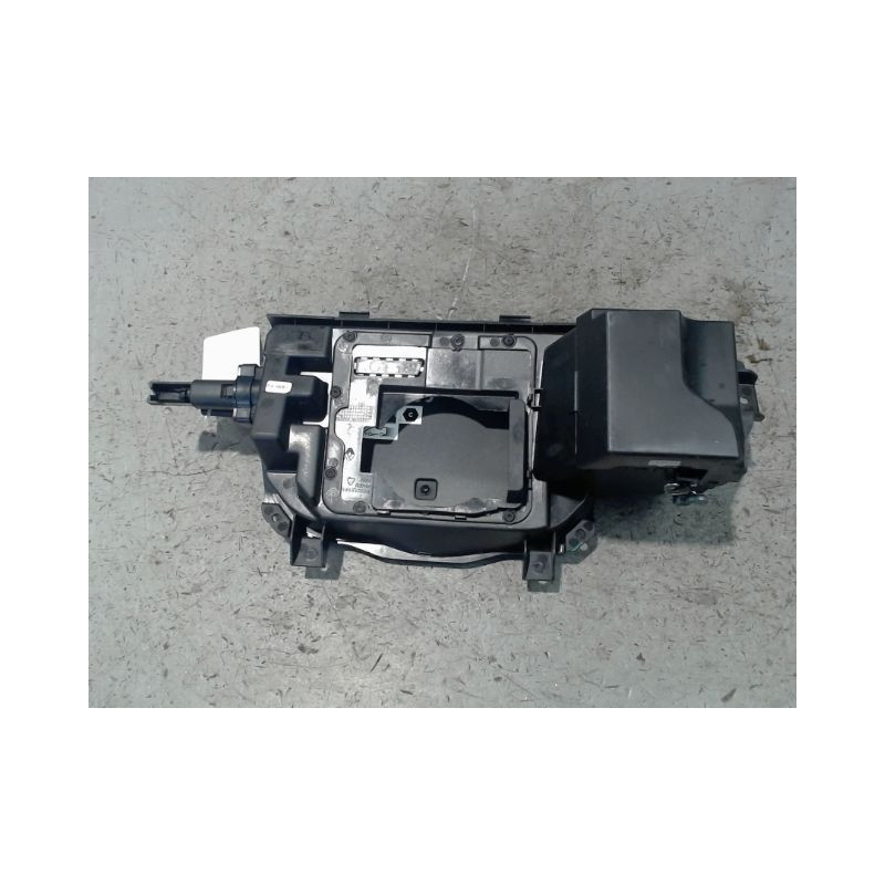 VOLET DE TRAPPE CHARGEMENT ELECTRIQUE DACIA SPRING