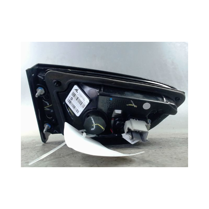 FEU ARRIERE INTERIEUR DROIT JEEP COMPASS