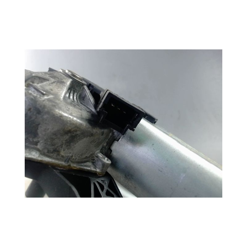 MOTEUR ESSUIE-GLACE ARRIERE RENAULT TRAFIC