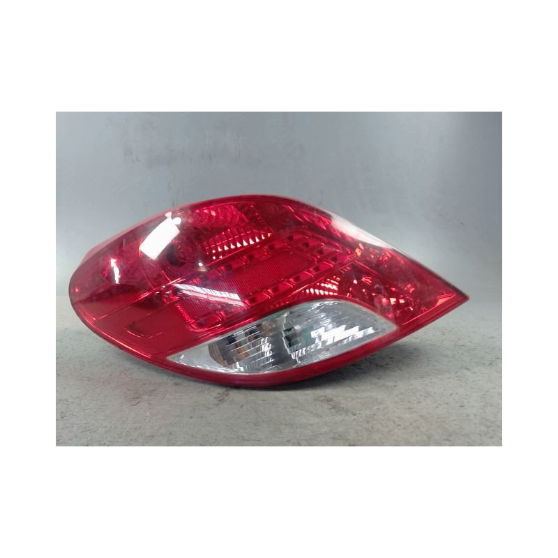 FEU ARRIERE GAUCHE  PEUGEOT 207 CC
