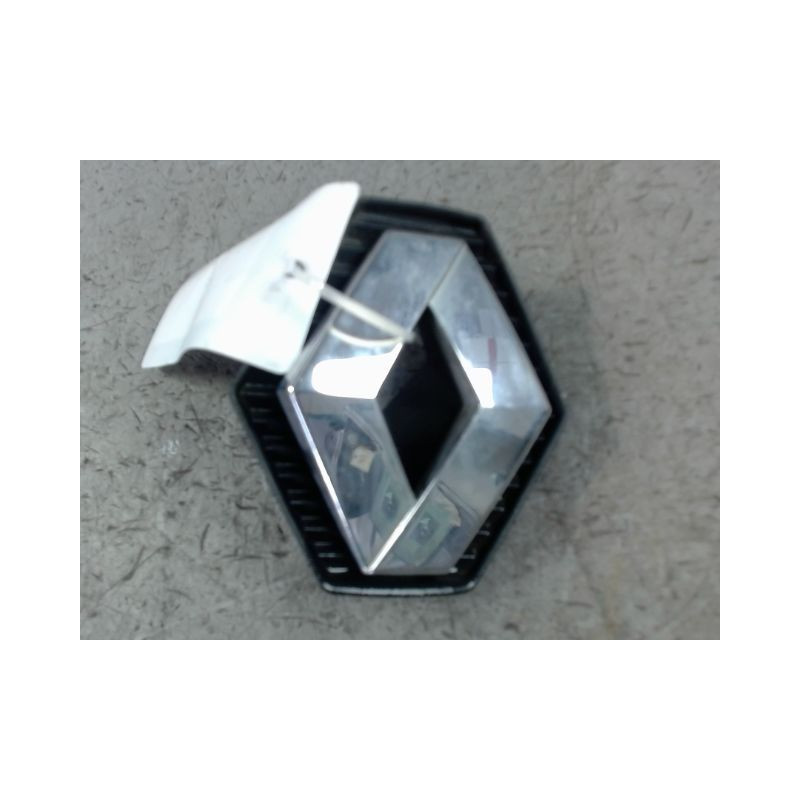 SIGLE CALANDRE RENAULT CLIO II CAMPUS 06-