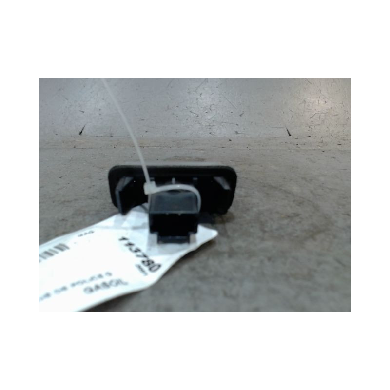 ECLAIREUR PLAQUE DE POLICE GAUCHE TOYOTA VERSO