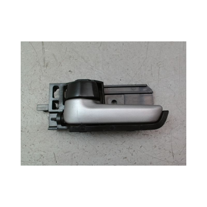 POIGNEE INTERIEURE PORTE AVANT GAUCHE SUZUKI SX4 I 2006-...