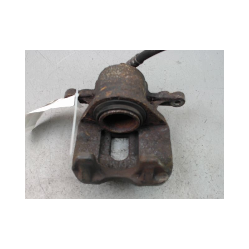 ETRIER DE FREIN AVANT DROIT TOYOTA RAV4 -97