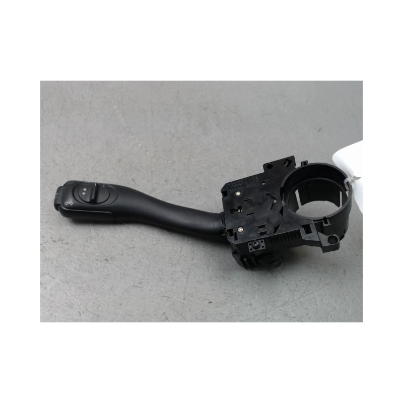 COMMANDE CLIGNOTANT VOLKSWAGEN PASSAT BERL. IV Phase 1 (3B) 1996-2000