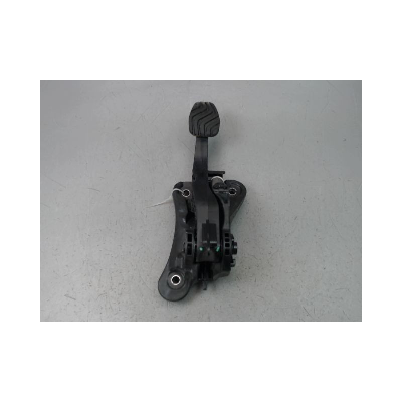 PEDALE EMBRAYAGE DACIA SANDERO