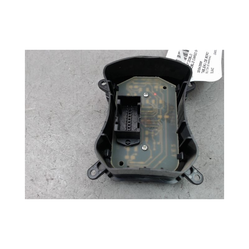 BOUTON DE WARNING FIAT DOBLO CARGO 2006-