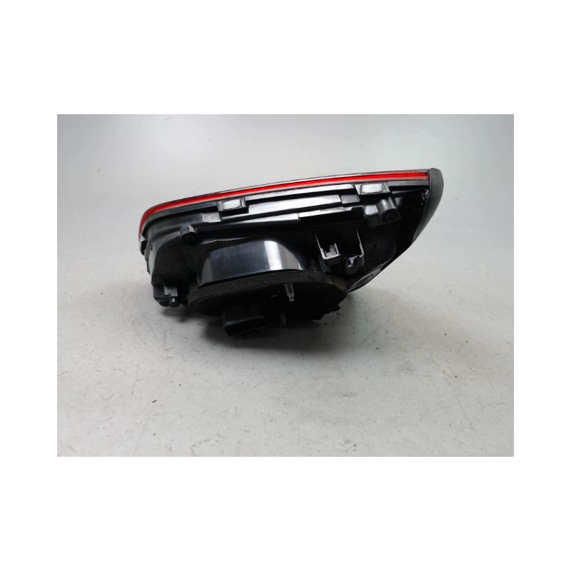 FEU ARRIERE INTERIEUR GAUCHE VOLKSWAGEN PASSAT 2010-