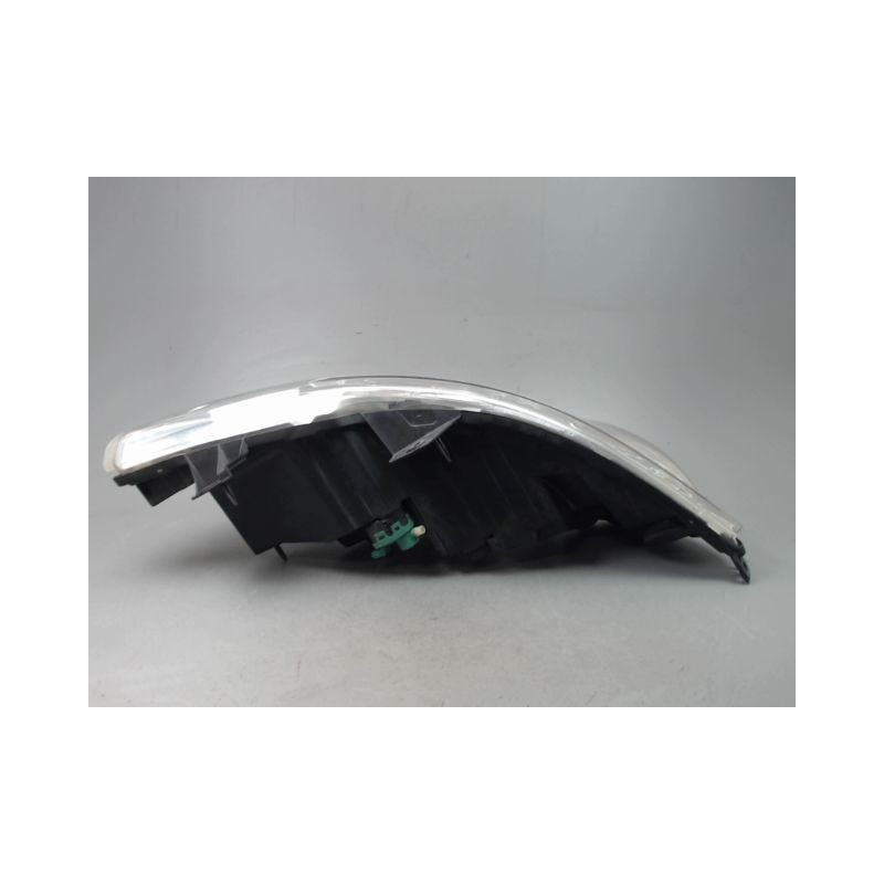 PHARE DROIT RENAULT MASTER