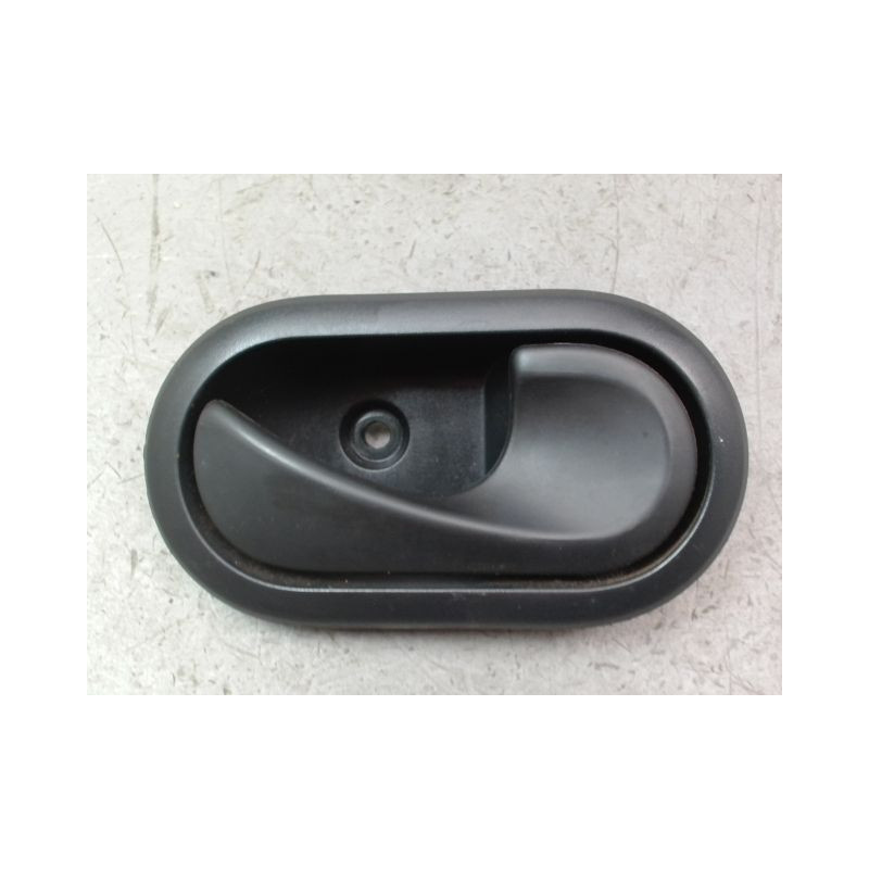 POIGNEE INTERIEURE PORTE AVANT DROIT DACIA DUSTER BREAK Phase 1 2010-2013