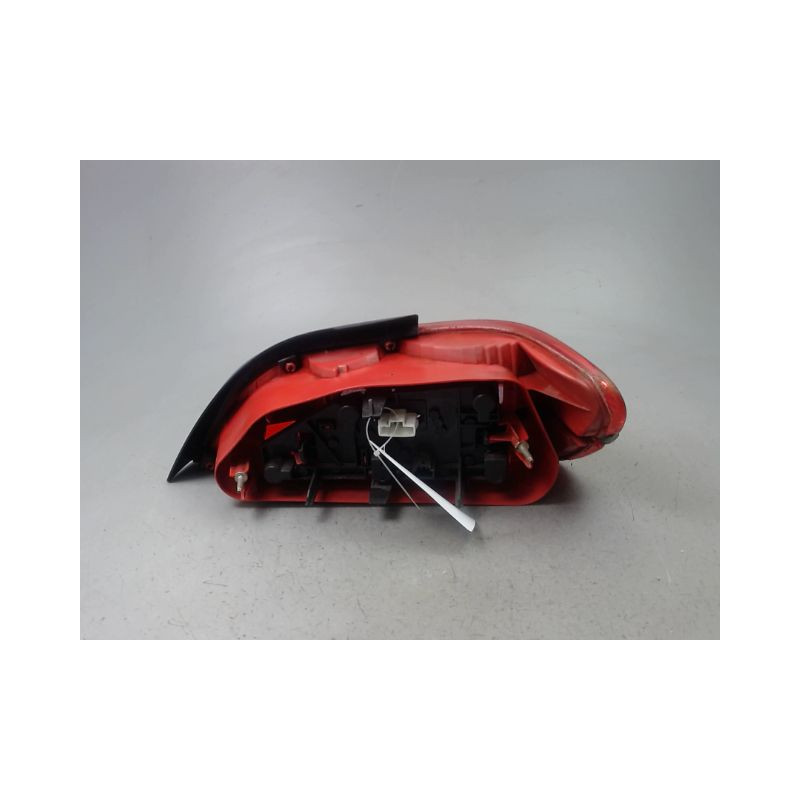 FEU ARRIERE GAUCHE  PEUGEOT 406 BERL. Phase 2 1999-2004