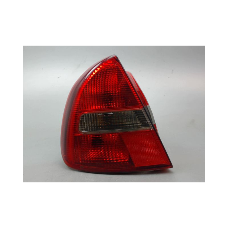 FEU ARRIERE GAUCHE  MITSUBISHI CARISMA Phase 2 1999-2004