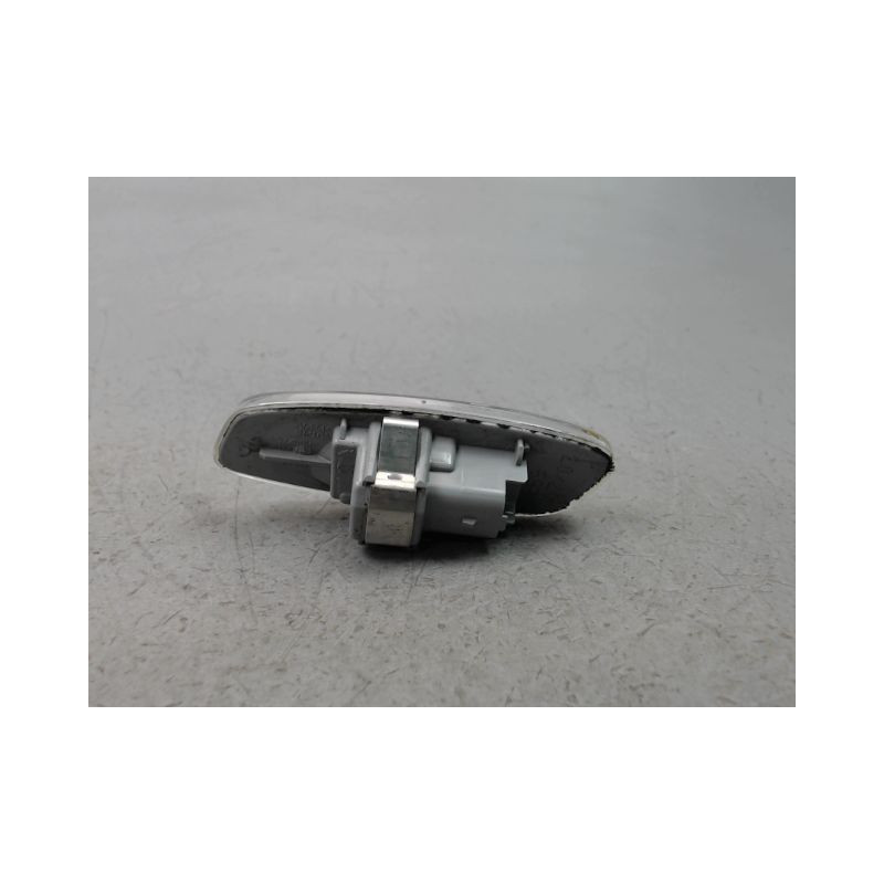 REPETITEUR RETROVISEUR DROIT PEUGEOT 207 2006-2013