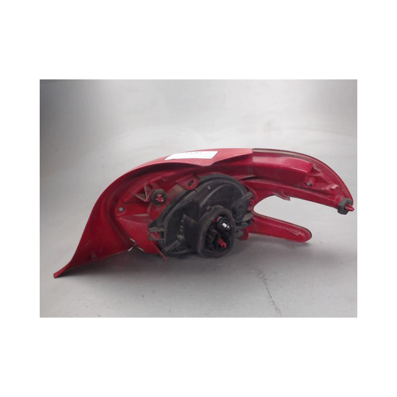 FEU ARRIERE GAUCHE  PEUGEOT 208