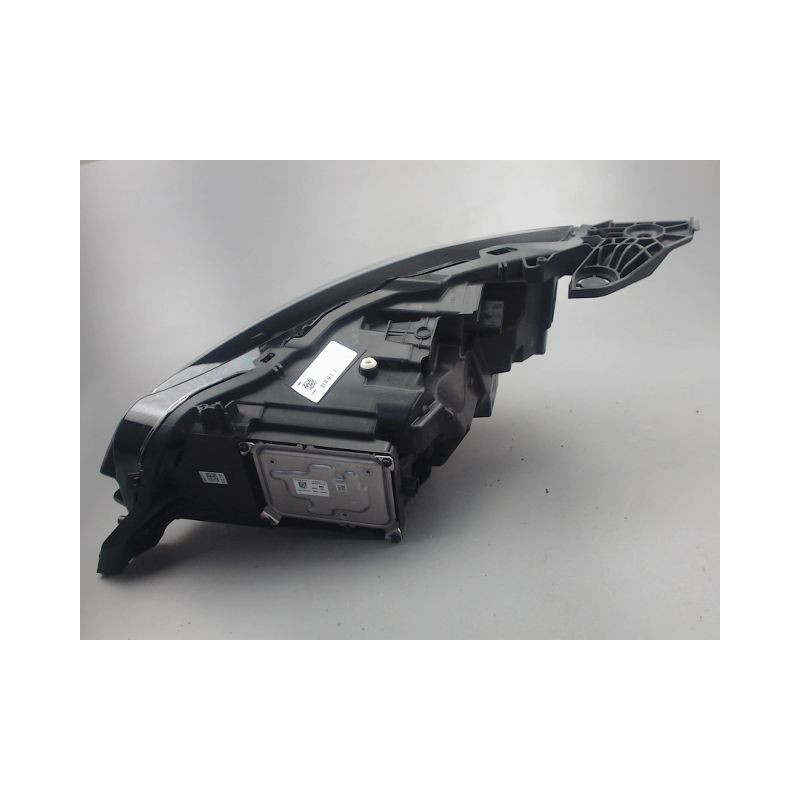 PHARE DROIT PEUGEOT 208