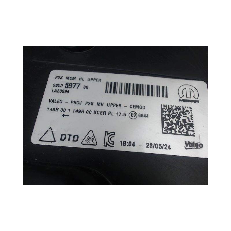 PHARE DROIT PEUGEOT 208