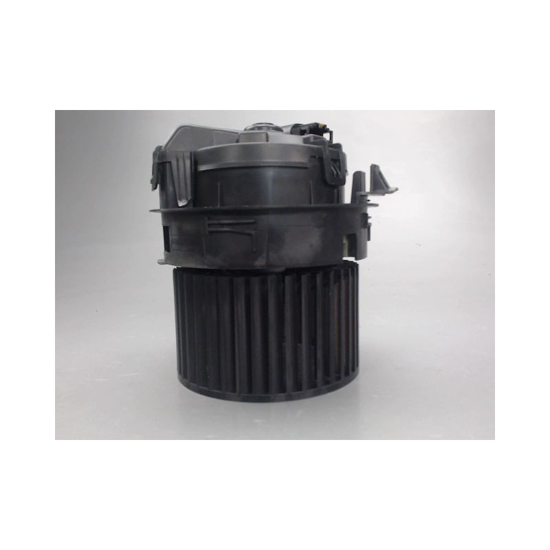 MOTEUR VENTILATEUR CHAUFFAGE DACIA DUSTER