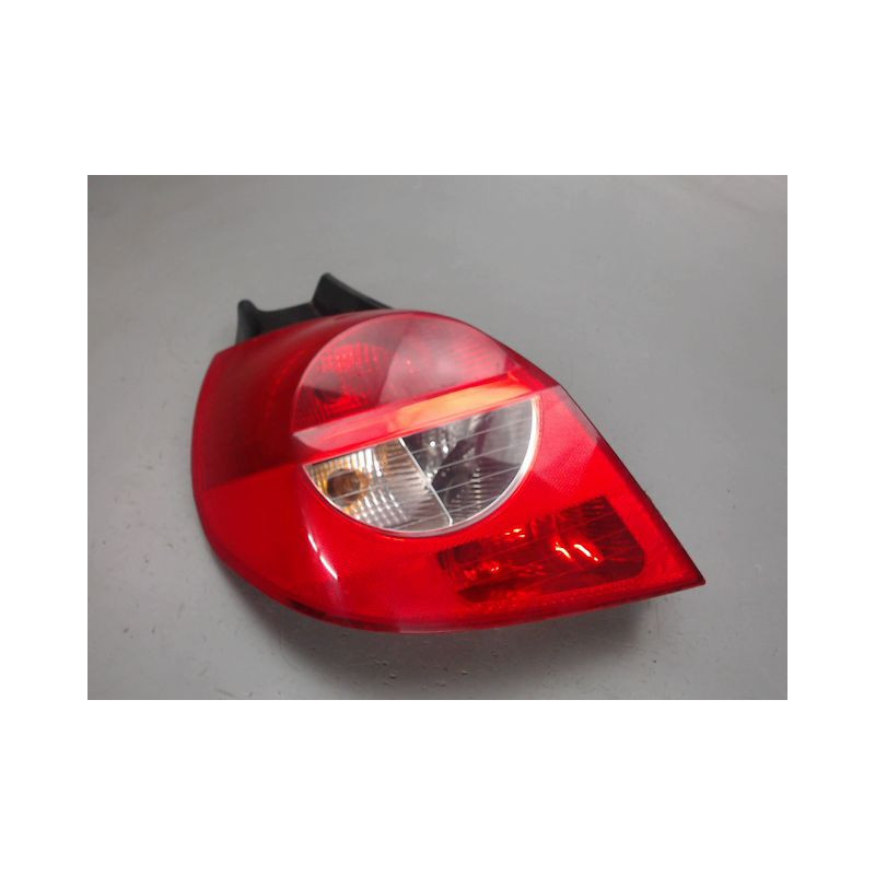 FEU ARRIERE GAUCHE  RENAULT CLIO