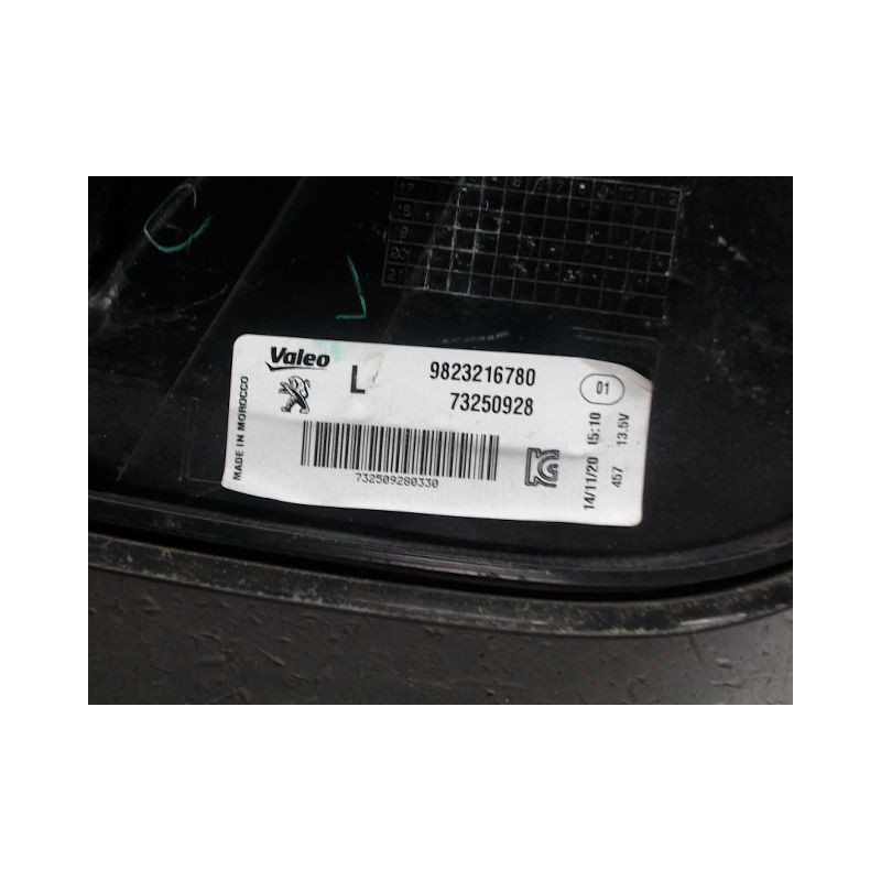 FEU ARRIERE GAUCHE  PEUGEOT 208