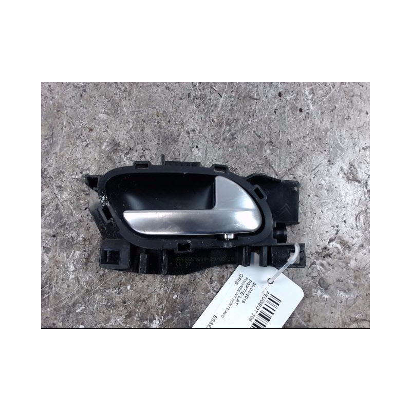 POIGNEE INTERIEURE PORTE AVANT DROIT PEUGEOT 208