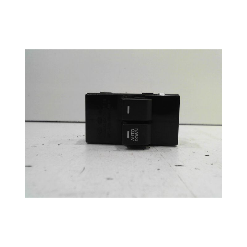 COMMANDE LEVE-GLACE PORTE AVG KIA VENGA