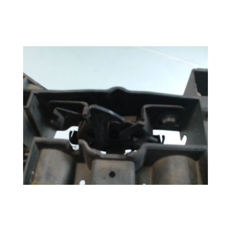 TRAVERSE SUPERIEURE ARMATURE AVANT RENAULT CLIO