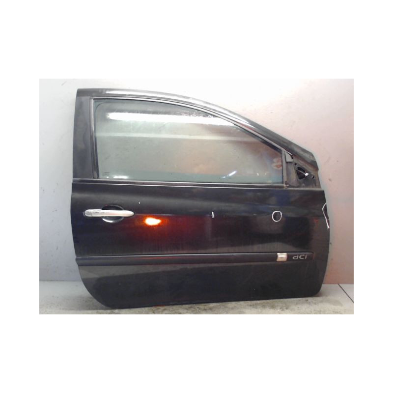 PORTE AVANT DROIT RENAULT CLIO