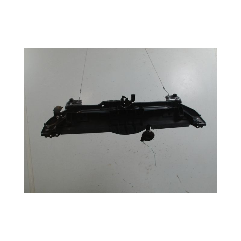 TRAVERSE SUPERIEURE ARMATURE AVANT TOYOTA YARIS