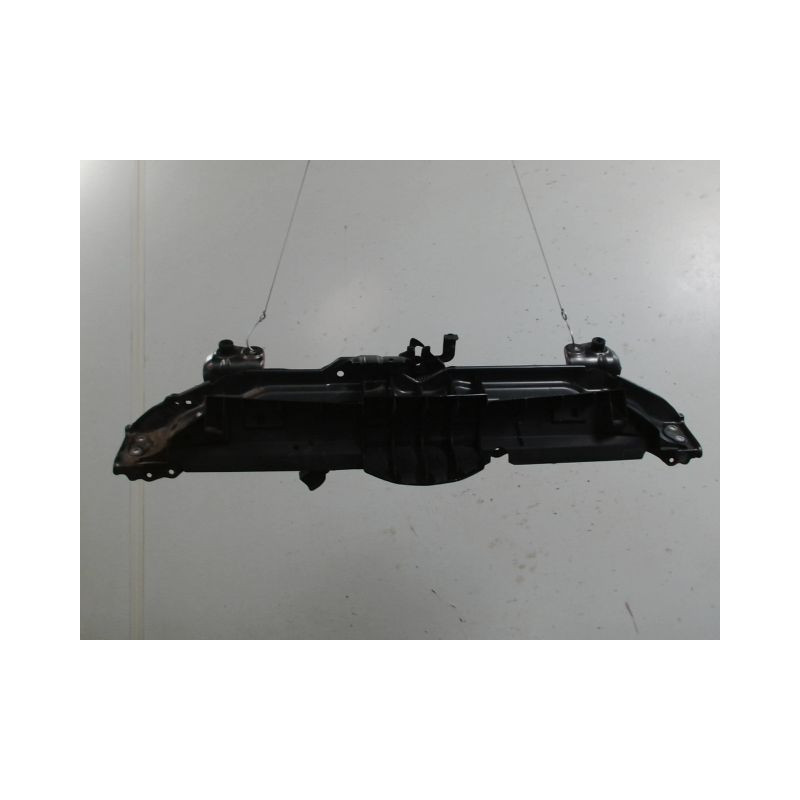 TRAVERSE SUPERIEURE ARMATURE AVANT TOYOTA YARIS