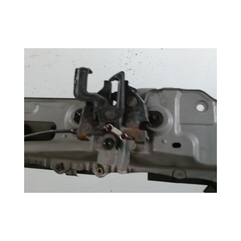 TRAVERSE SUPERIEURE ARMATURE AVANT TOYOTA YARIS